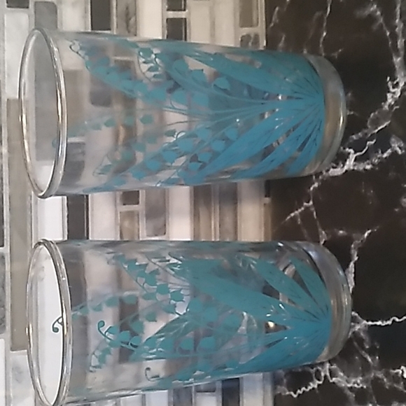 Vintage 1960s lilly of the valley drinkware glasses - Picture 1 of 3